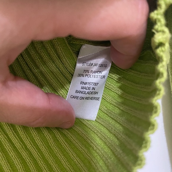 🔥🔥 Button down sweatshirt ! - Picture 3 of 3